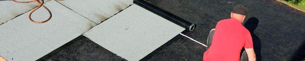 Nieuw bitumen leggen op bijgebouw Nieuw bitumen leggen op bijgebouw in Vught